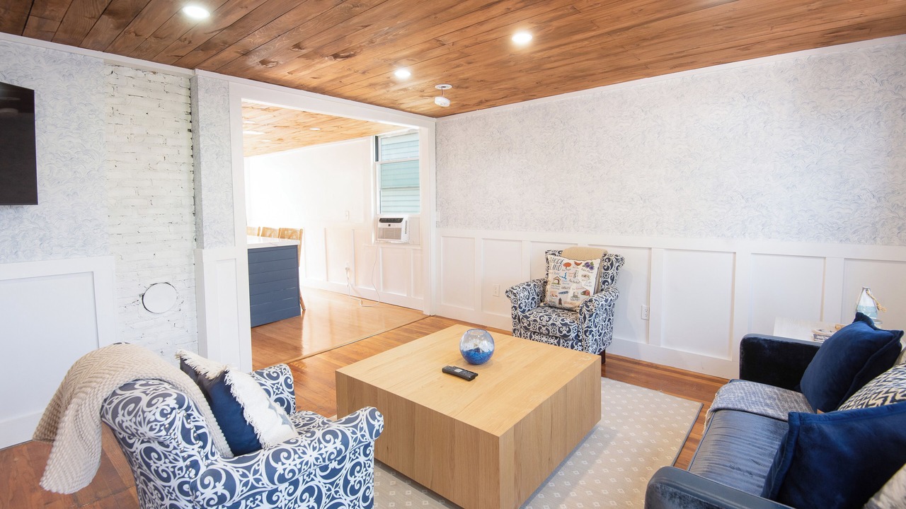 Photo of Livingroom in Historic Hill
