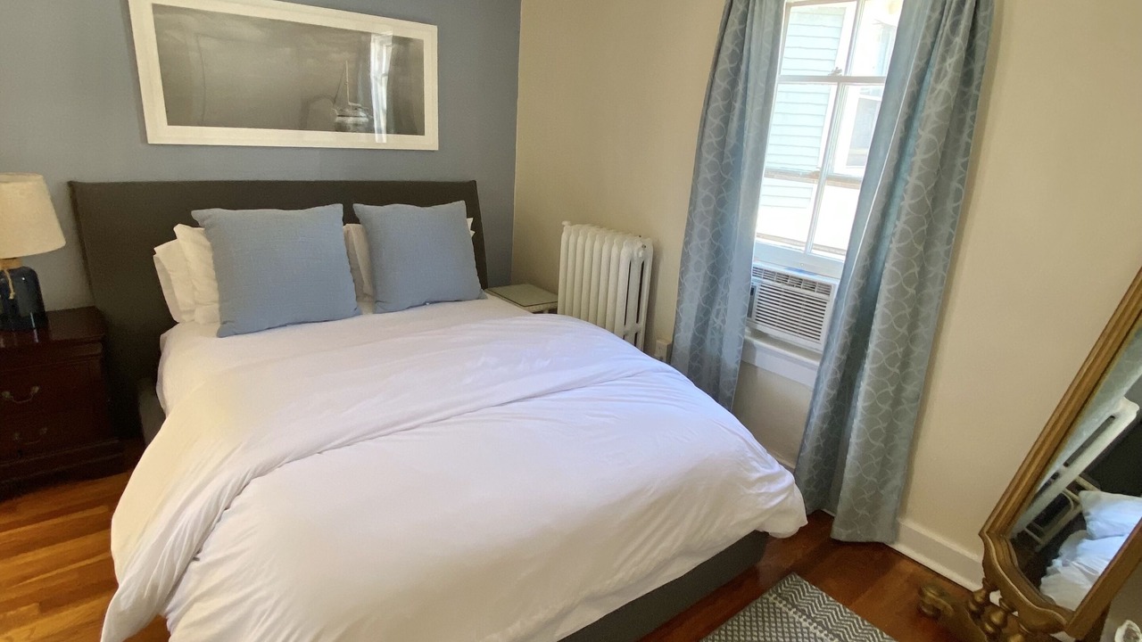Photo of Bedroom in Historic Hill