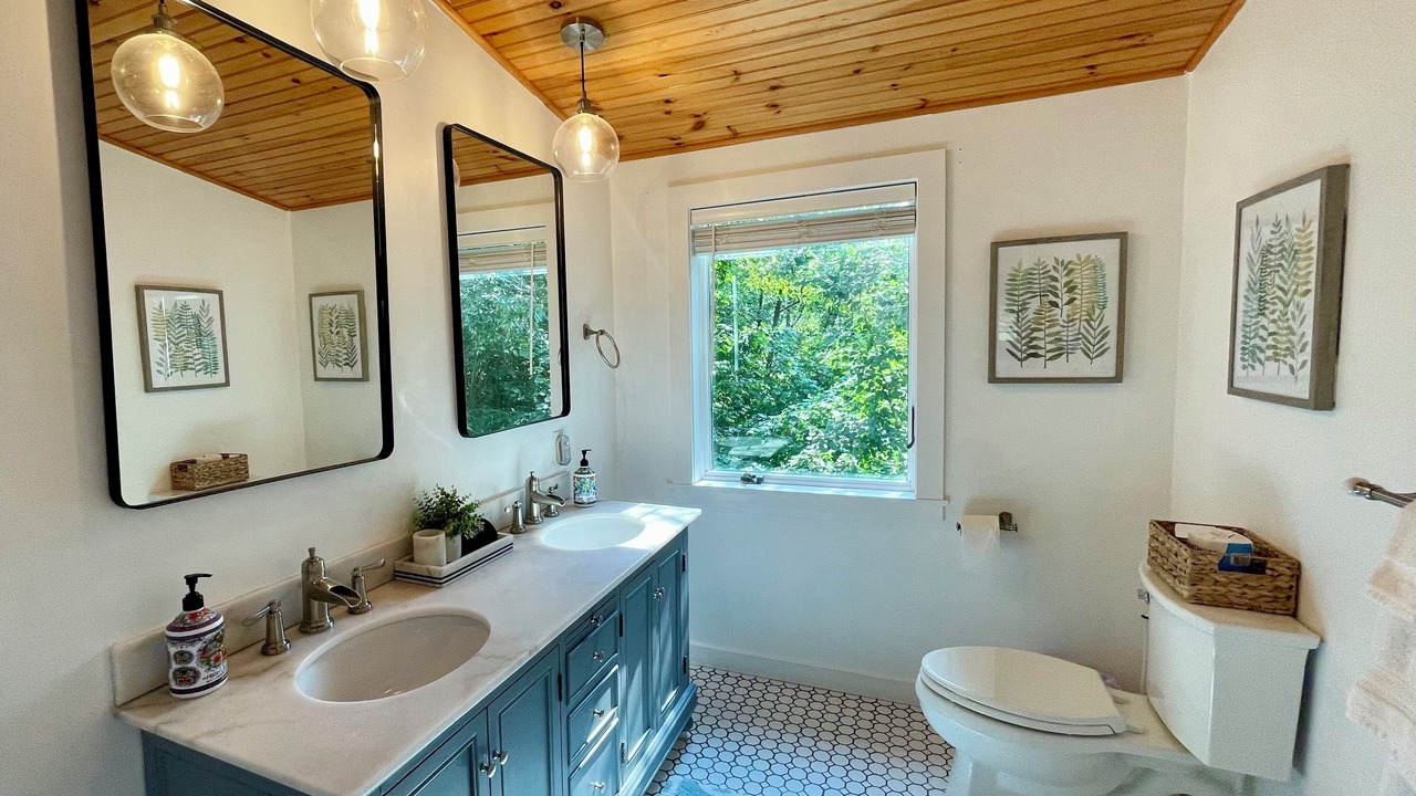 Photo of Bathroom in North Conway