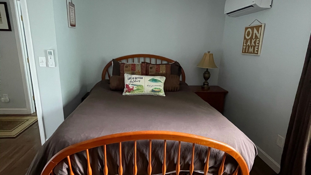 Photo of Bedroom in Wolfeboro