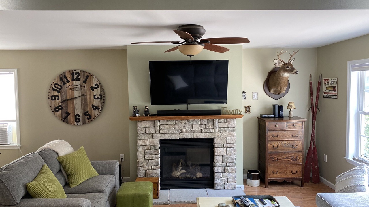 Photo of Livingroom in Bolton Landing