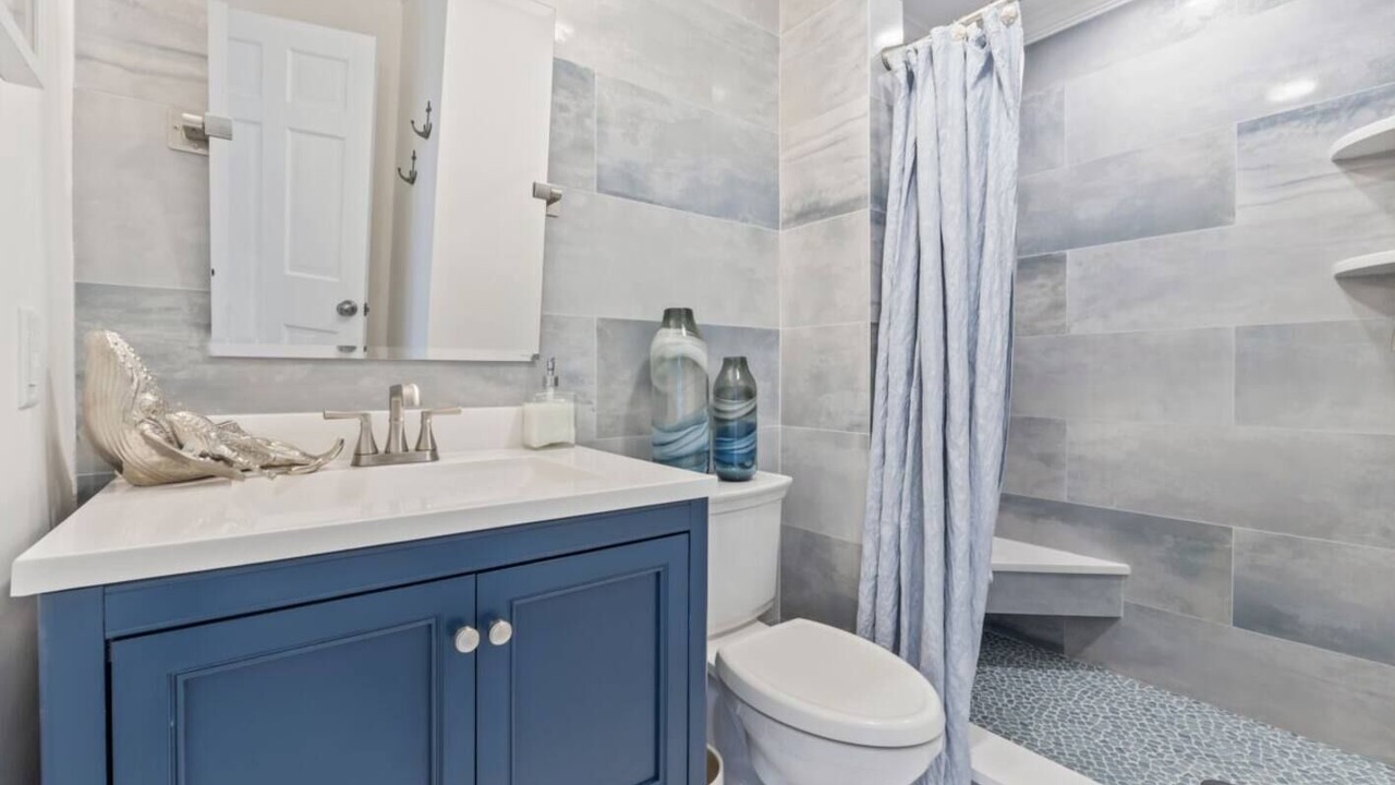 Photo of Bathroom in York Beach