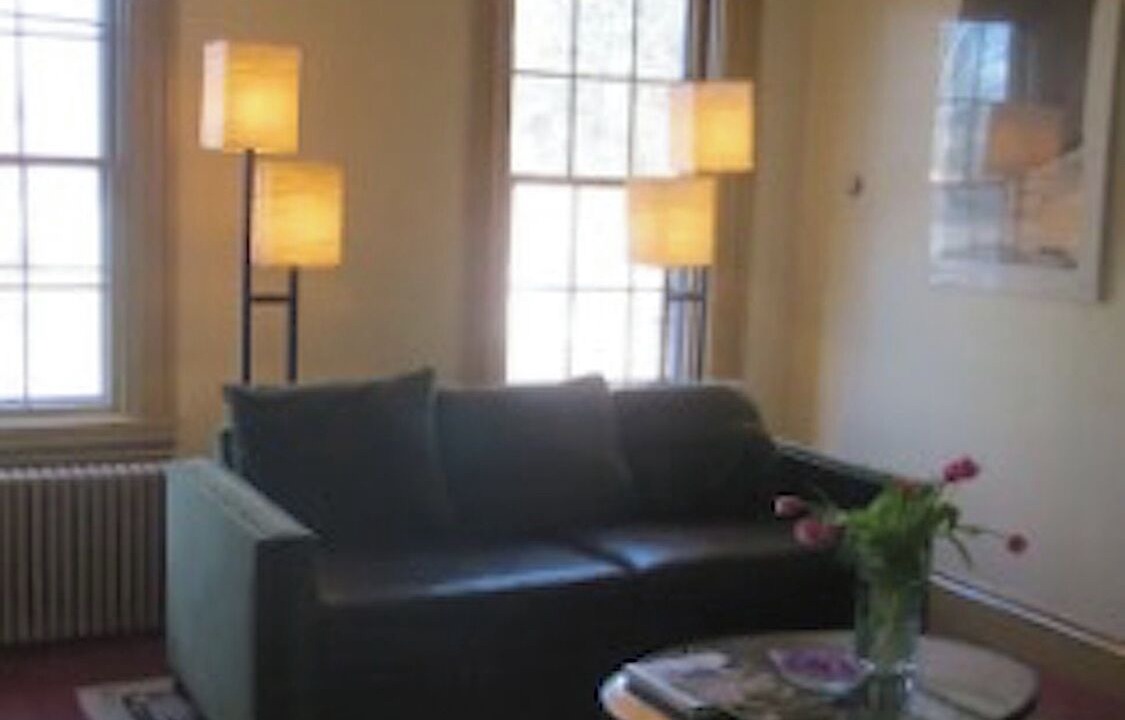 Photo of Livingroom in Warren
