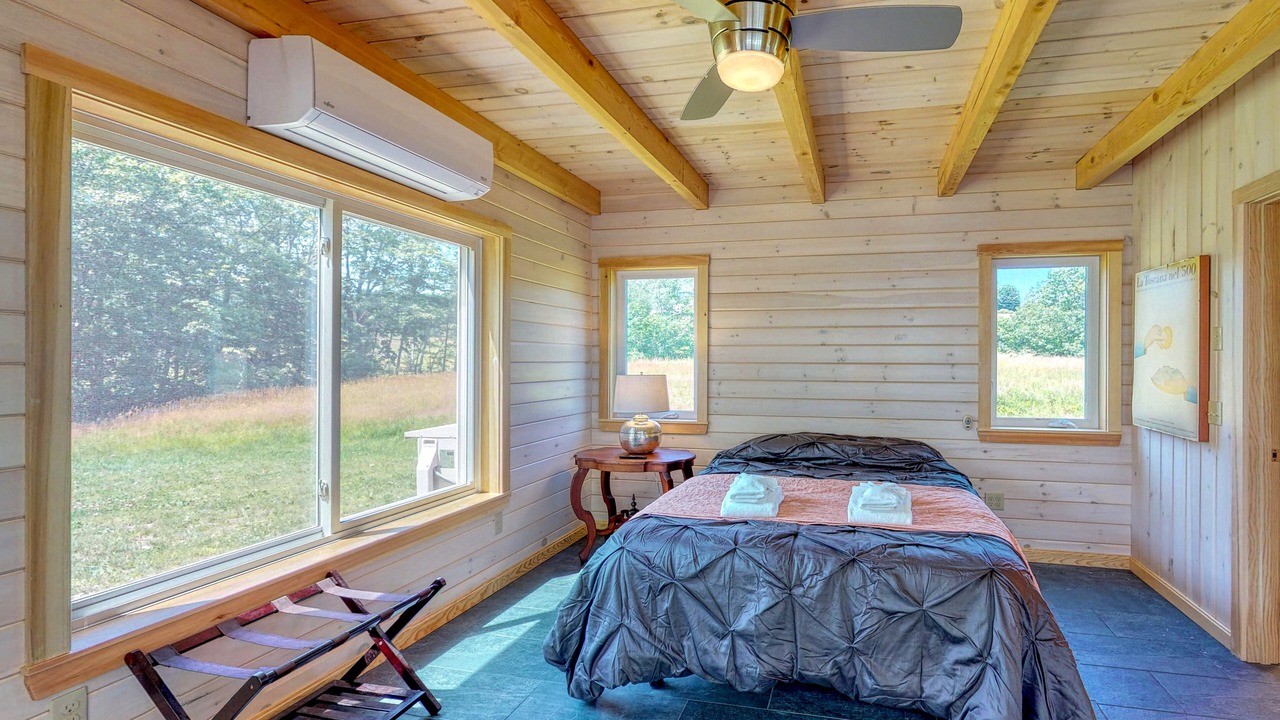 Photo of Bedroom in Bowdoinham