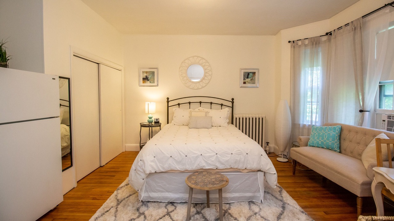 Photo of Bedroom in Coolidge Corner South Side