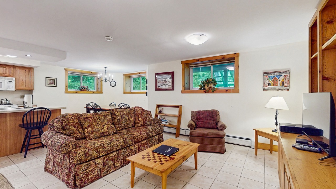Photo of Livingroom in North Troy