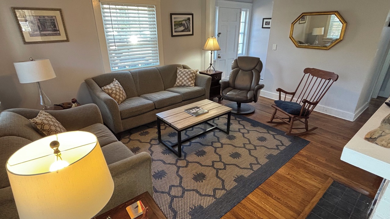 Photo of Livingroom in Charlestown