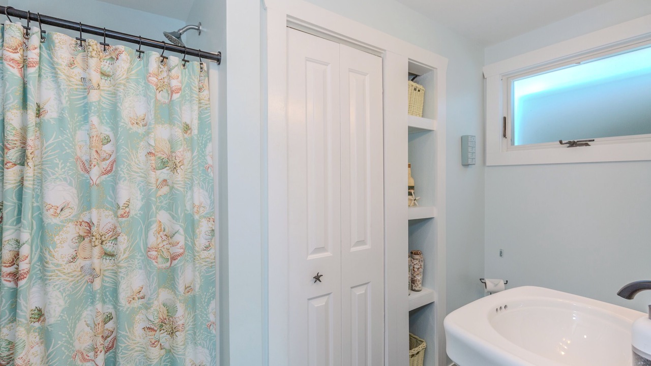 Photo of Bathroom in Breakwater Village