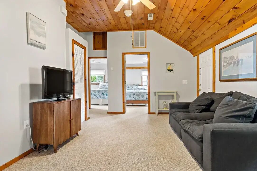 Photo of Livingroom in Misquamicut