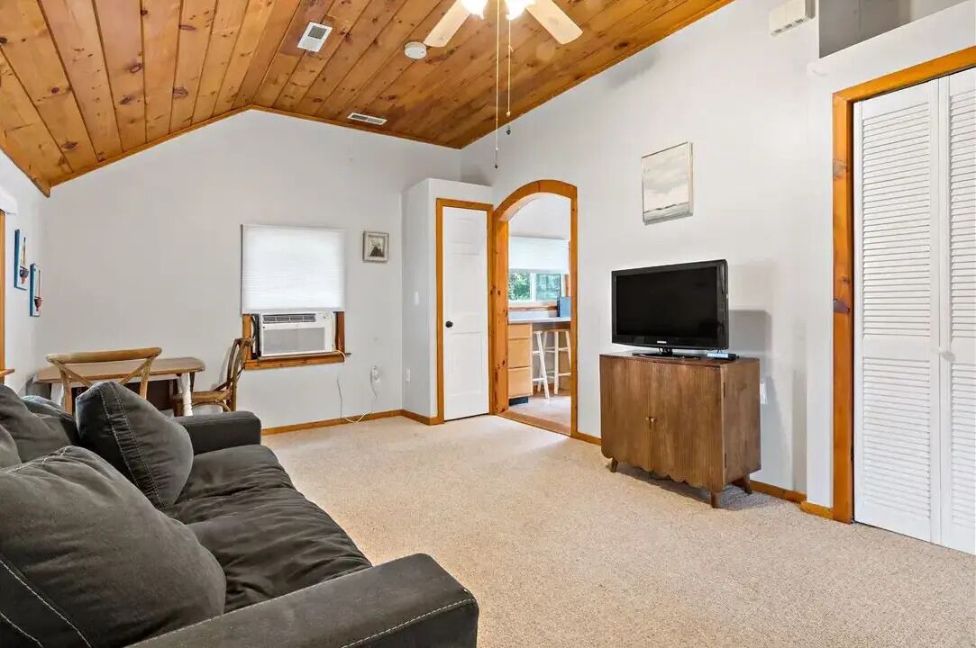 Photo of Livingroom in Misquamicut
