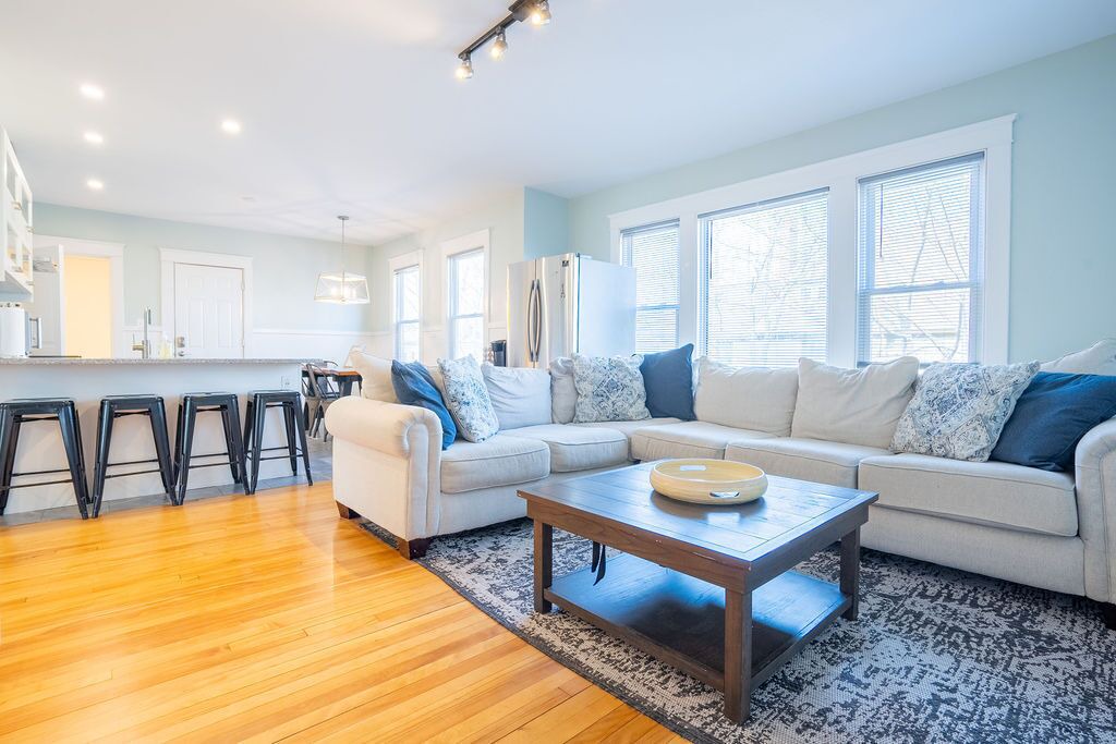 Photo of Livingroom in Oakdale