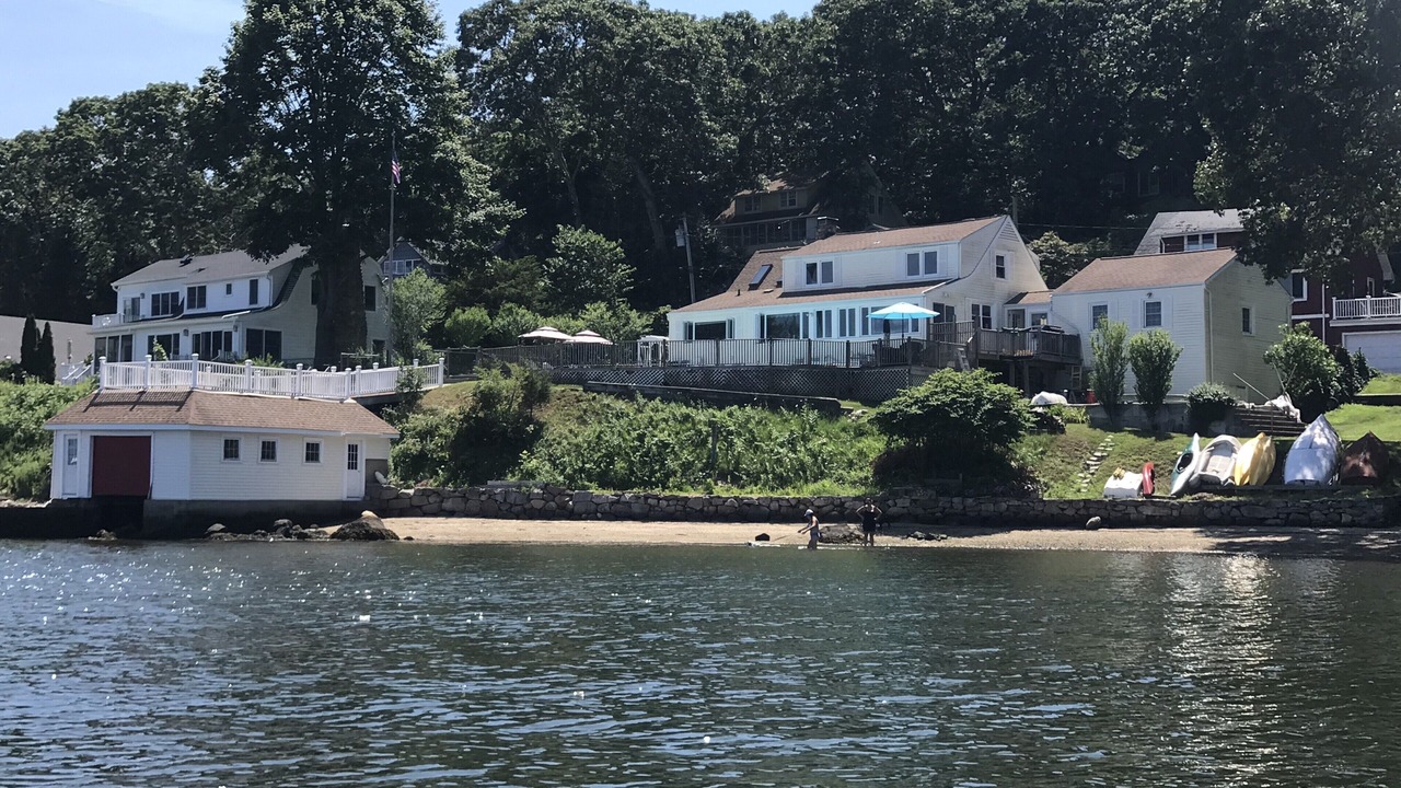 Photo of Others in Niantic
