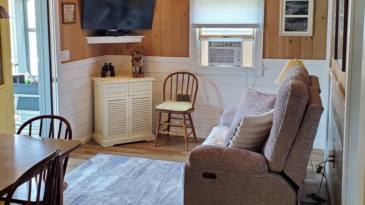 Photo of Livingroom in Point Judith