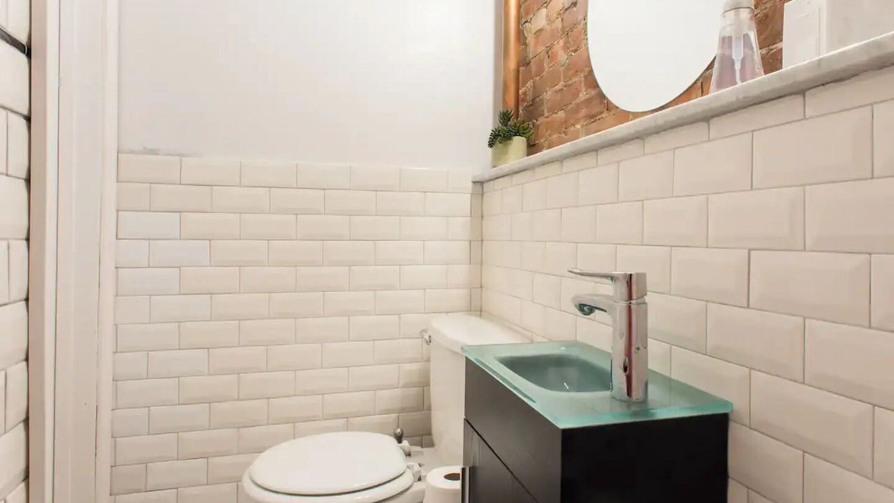 Photo of Bathroom in Cleveland Circle