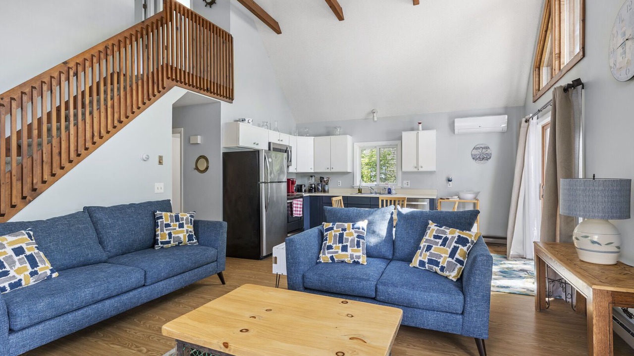 Photo of Livingroom in Kenyon