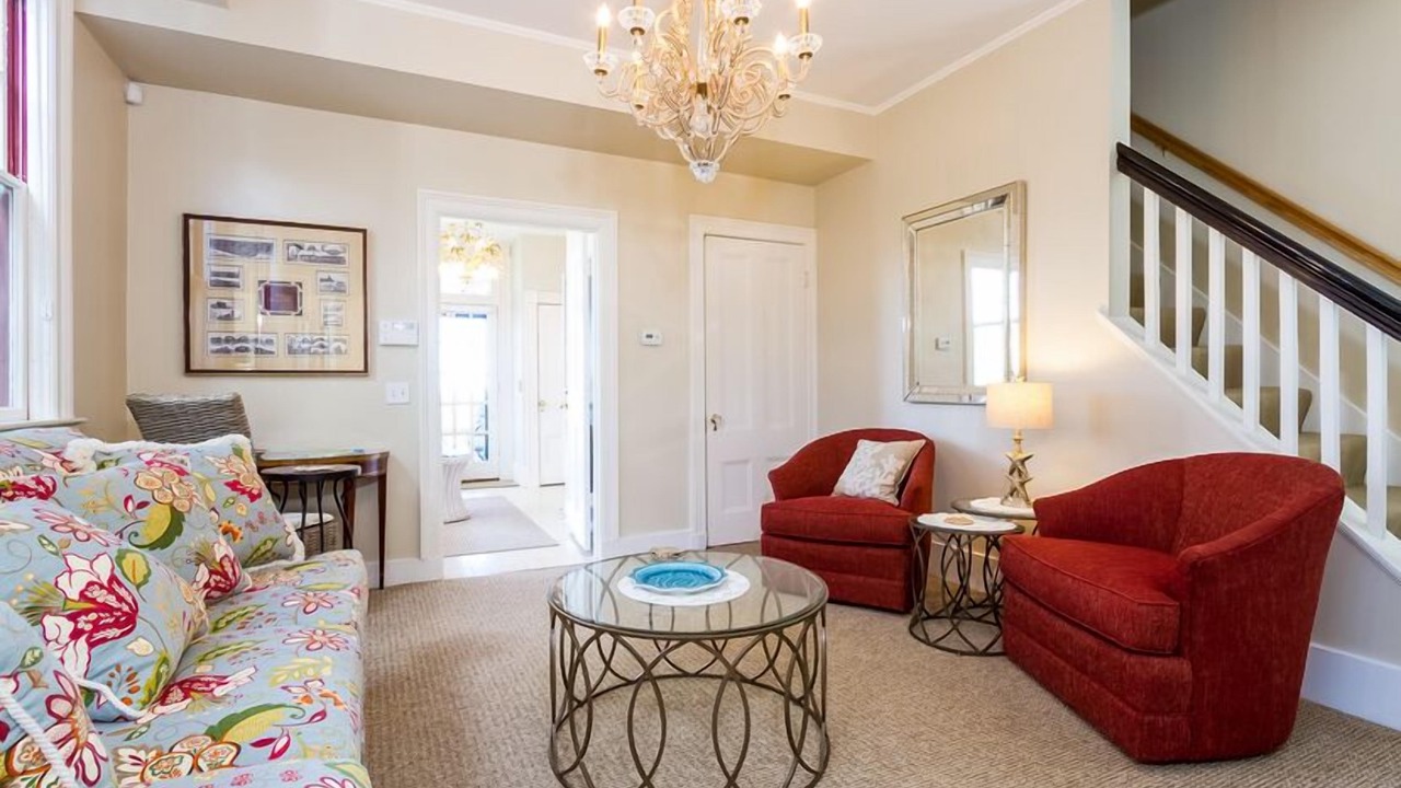 Photo of Livingroom in Narragansett Pier
