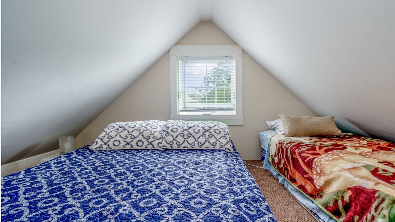 Photo of Bedroom in Bellevue Avenue Historic District
