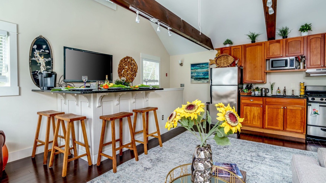 Photo of Kitchen in Bellevue Avenue Historic District
