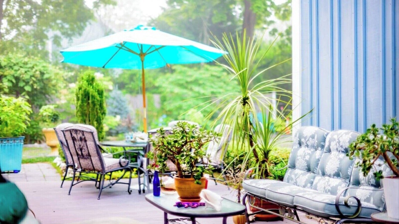 Photo of Patio Balcony in Bellevue Avenue Historic District