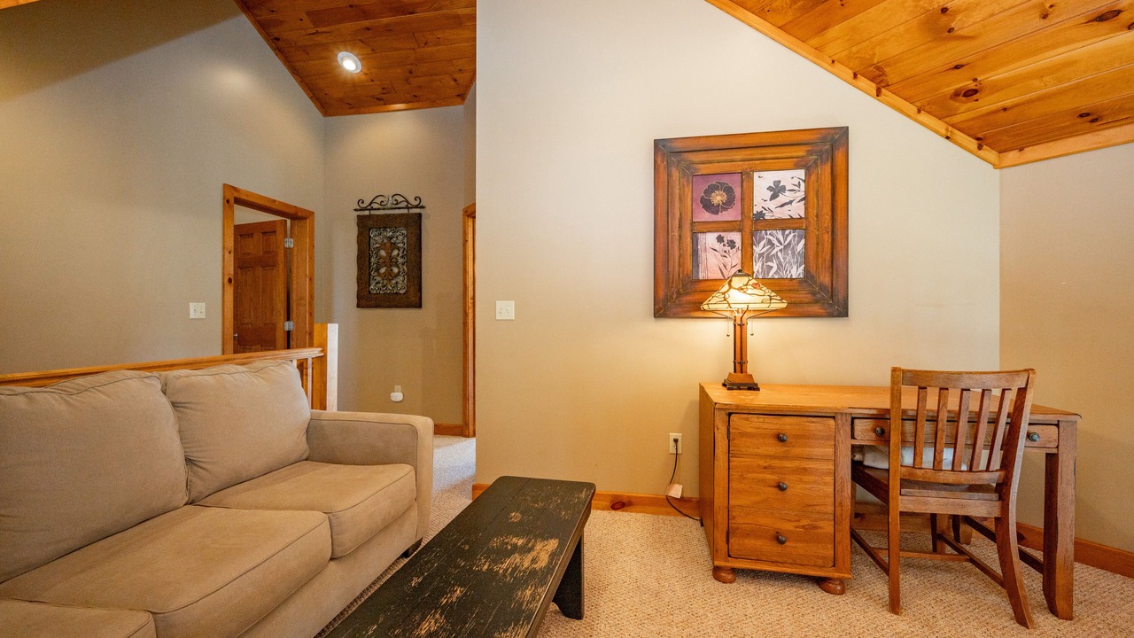 Photo of Livingroom in McHenry