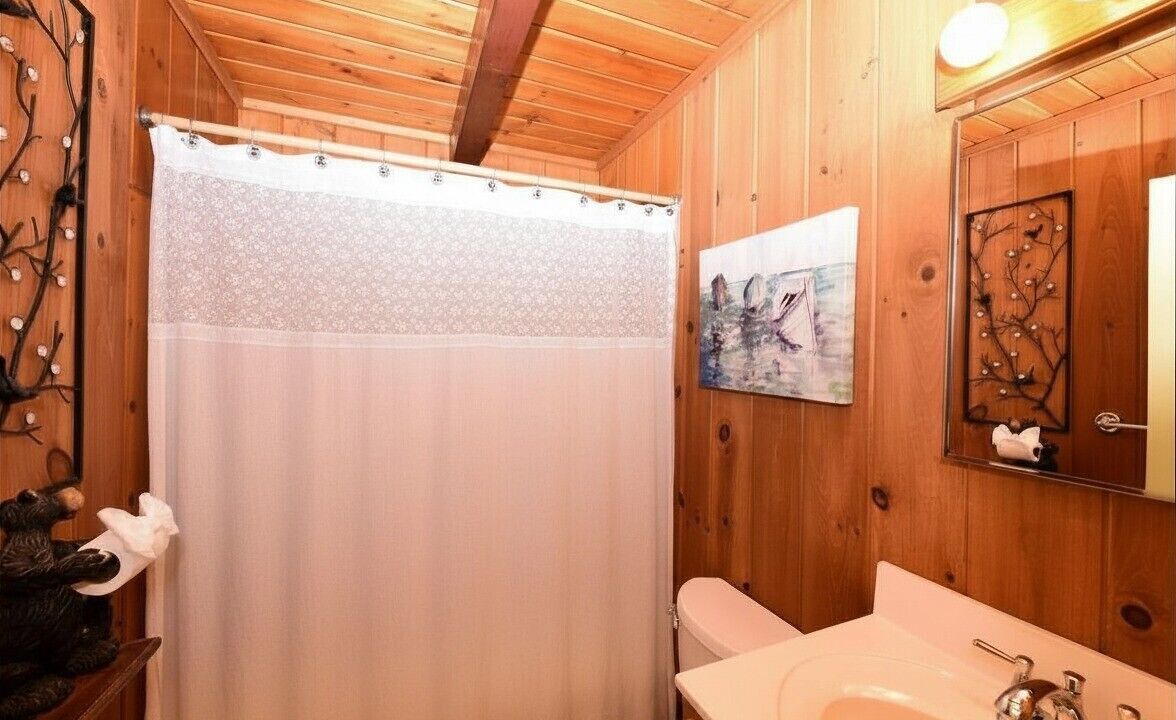 Photo of Bathroom in Eidelweiss Village