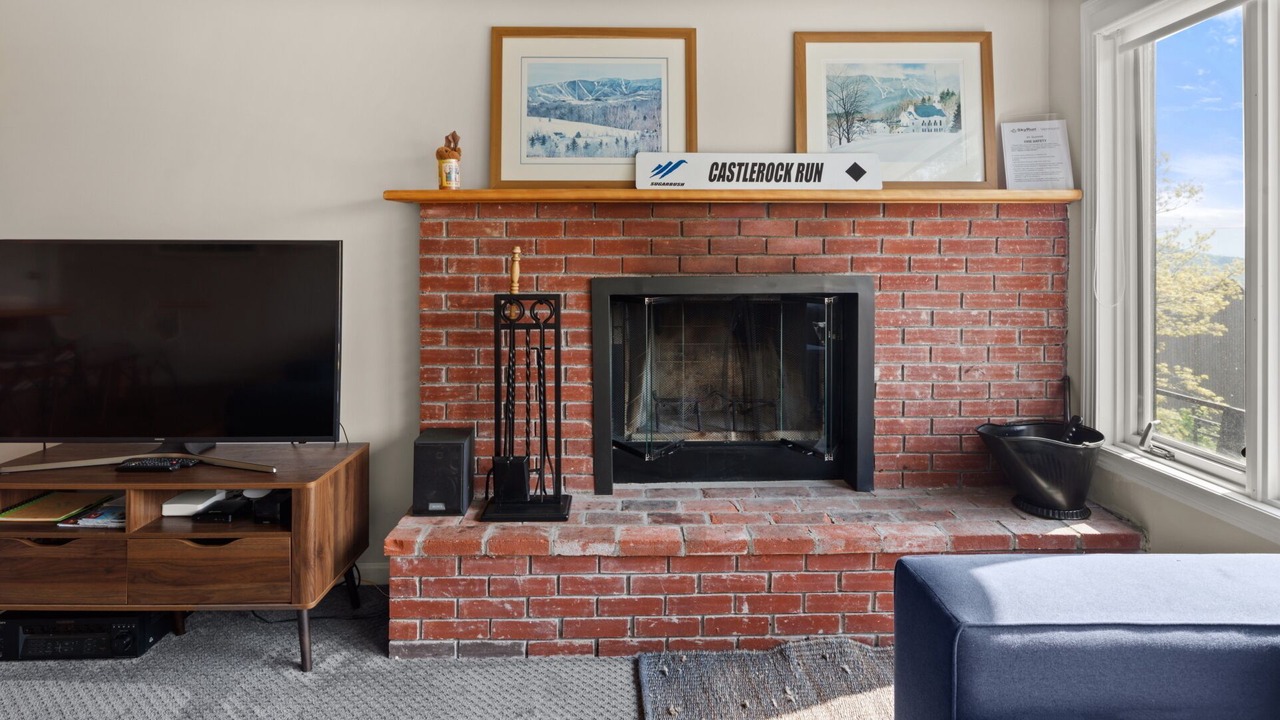 Photo of Livingroom in Warren