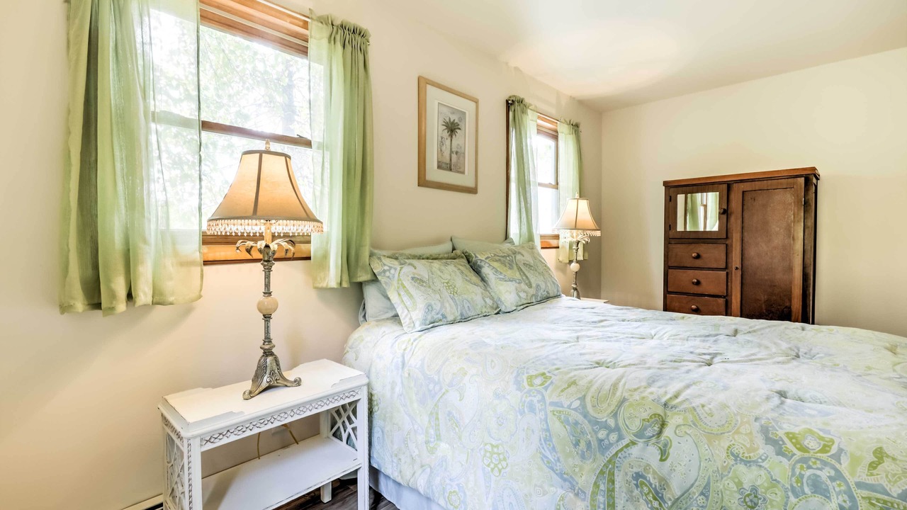 Photo of Bedroom in North Creek