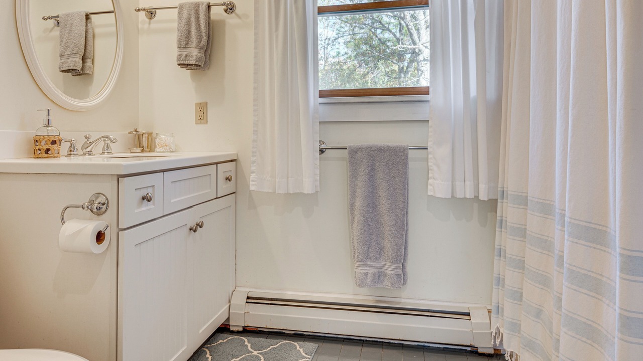 Photo of Bathroom in Tamworth