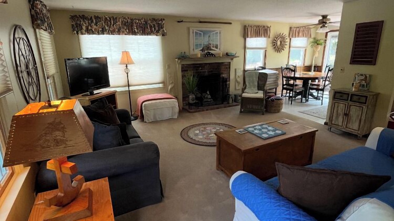Photo of Livingroom in East Falmouth