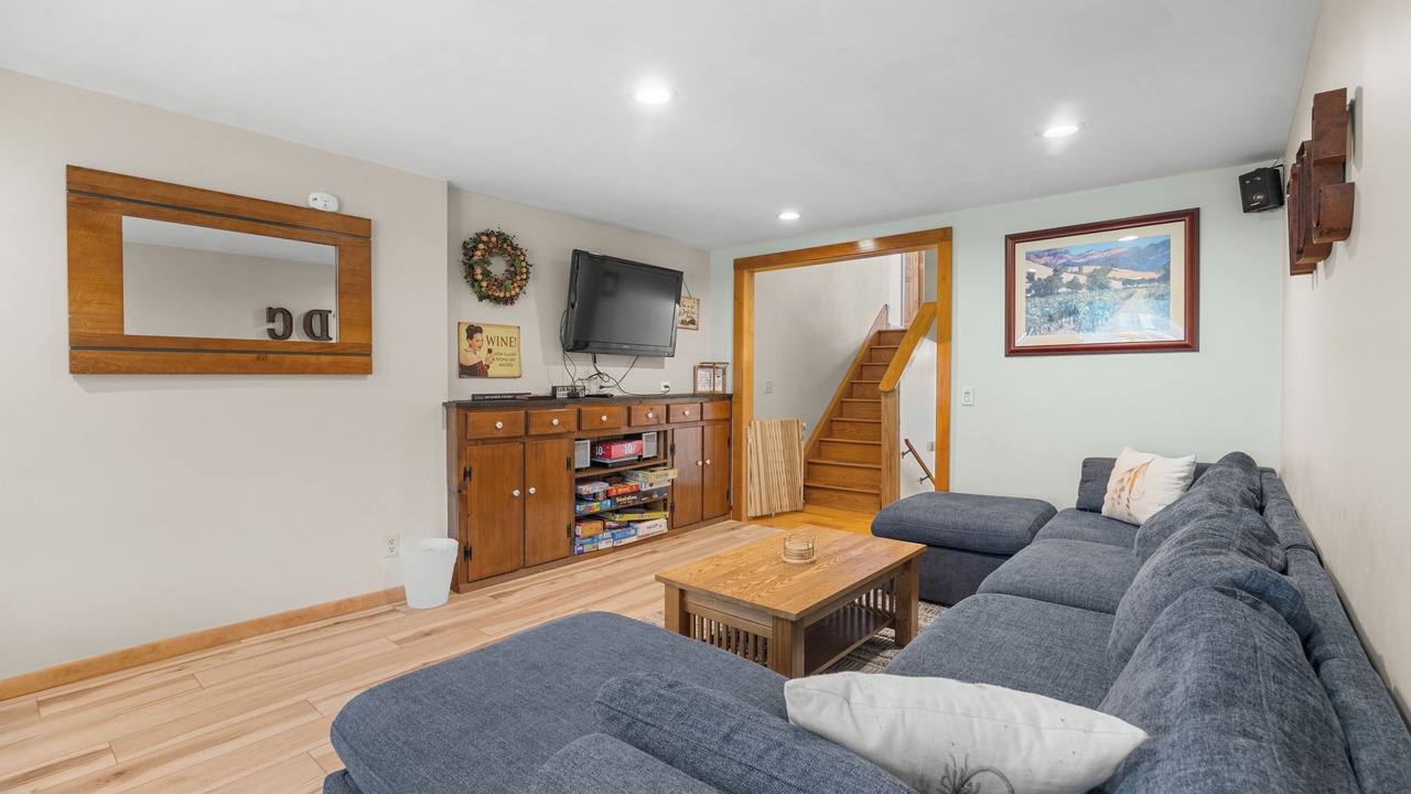 Photo of Livingroom in Town of Torrey