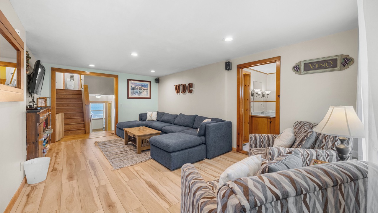 Photo of Livingroom in Town of Torrey