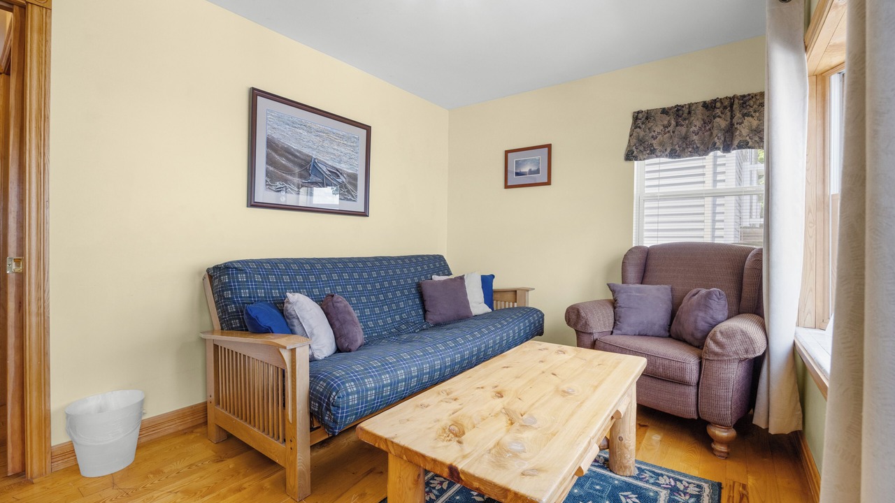 Photo of Livingroom in Town of Torrey