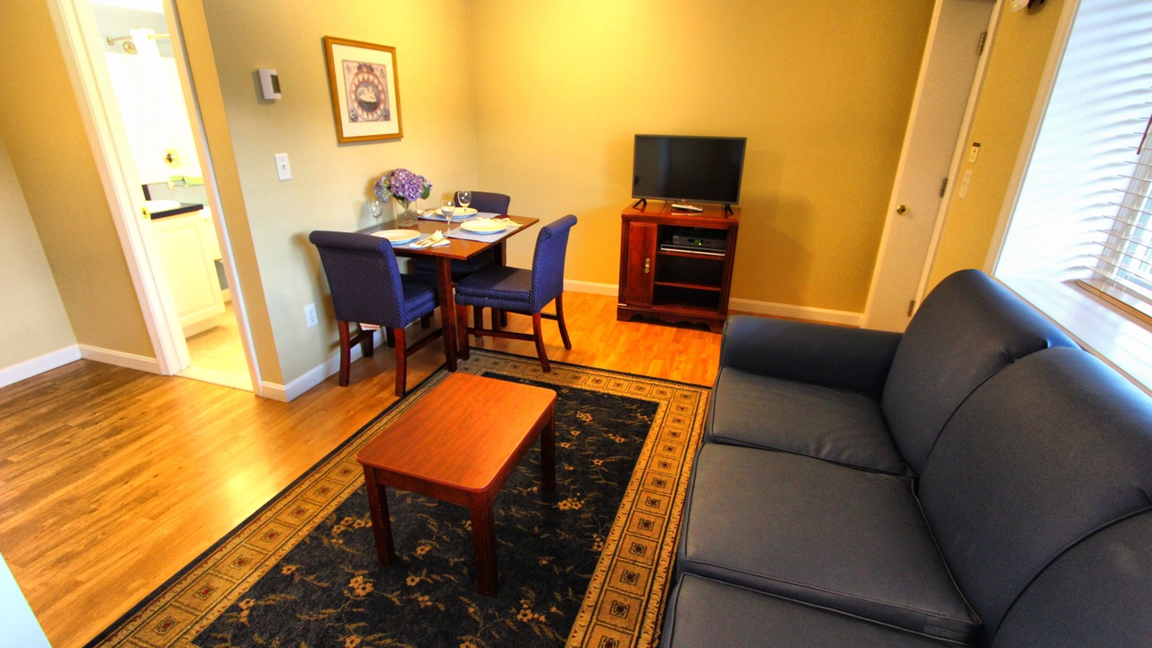 Photo of Livingroom in Falmouth Heights