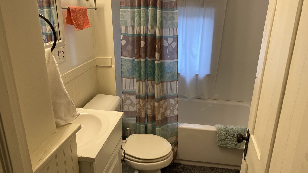 Photo of Bathroom in Lee