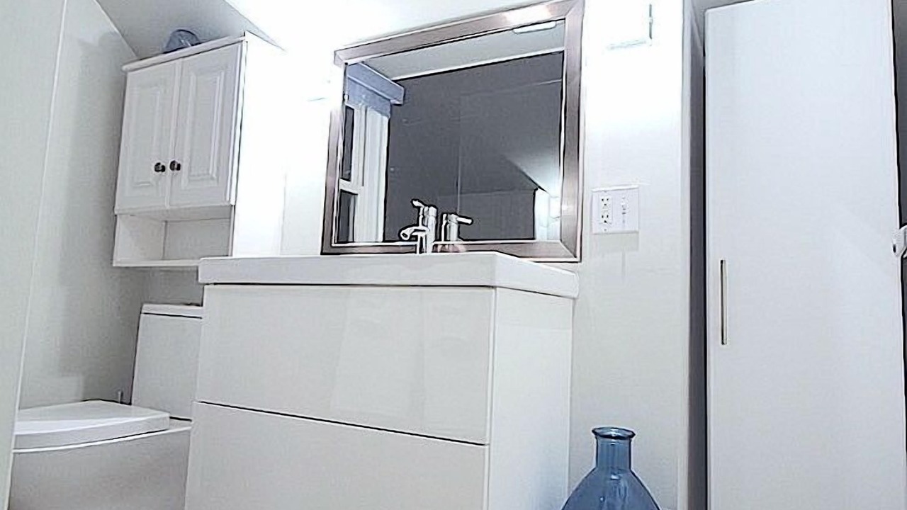 Photo of Bathroom in Commercial Street