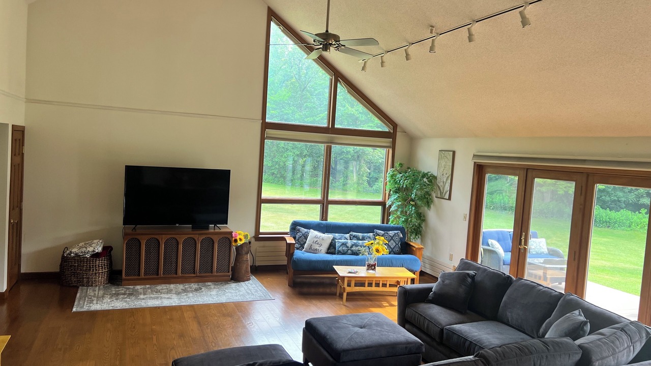 Photo of Livingroom in East Canaan
