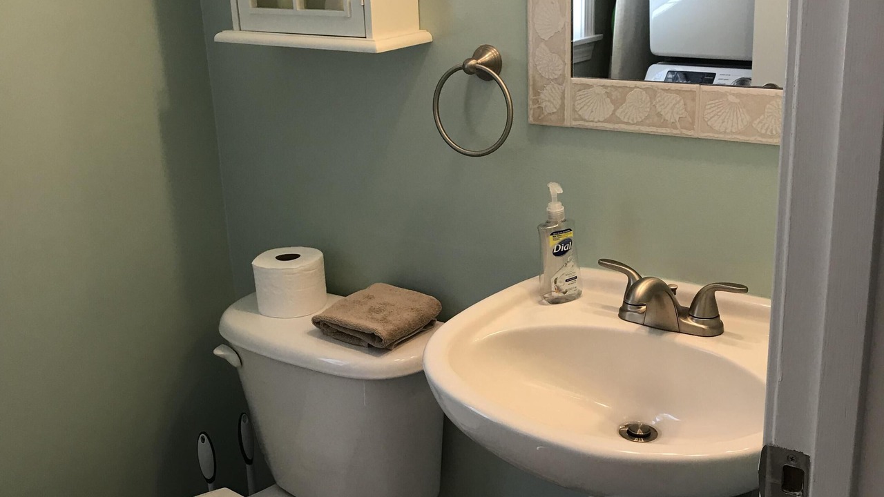 Photo of Bathroom in Fells Pond