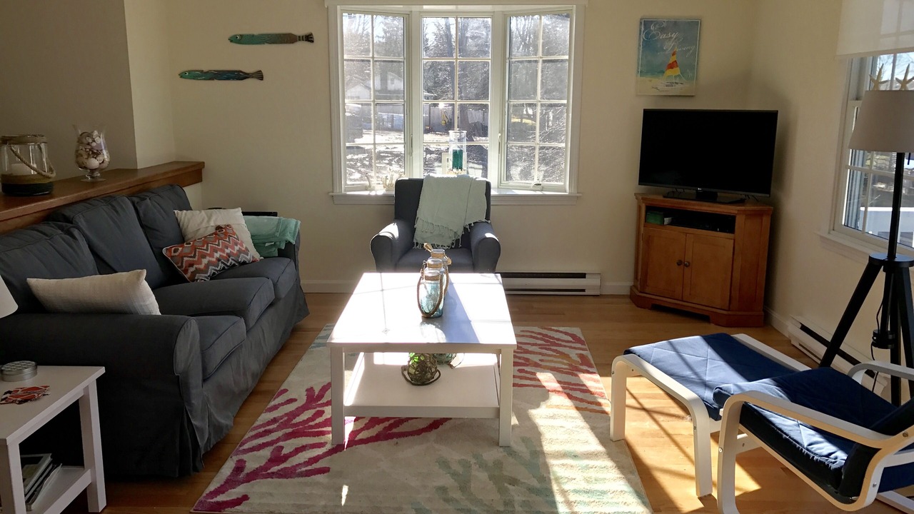Photo of Livingroom in Jamestown Shores