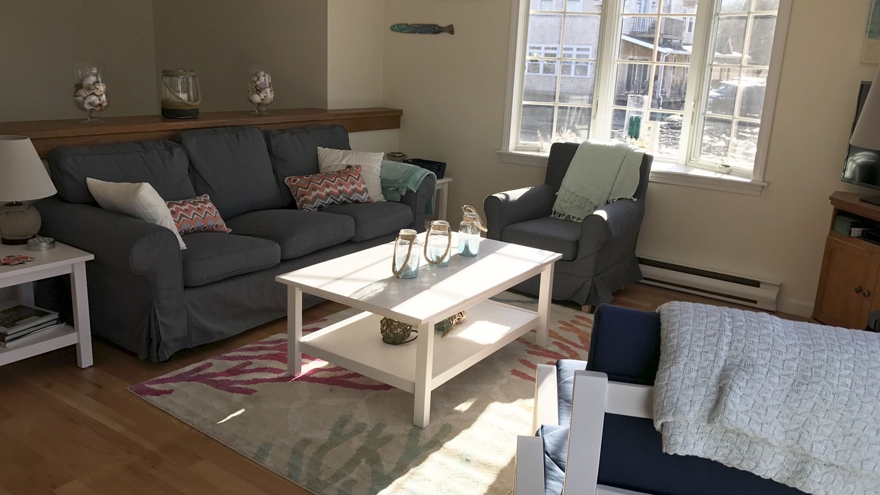 Photo of Livingroom in Jamestown Shores