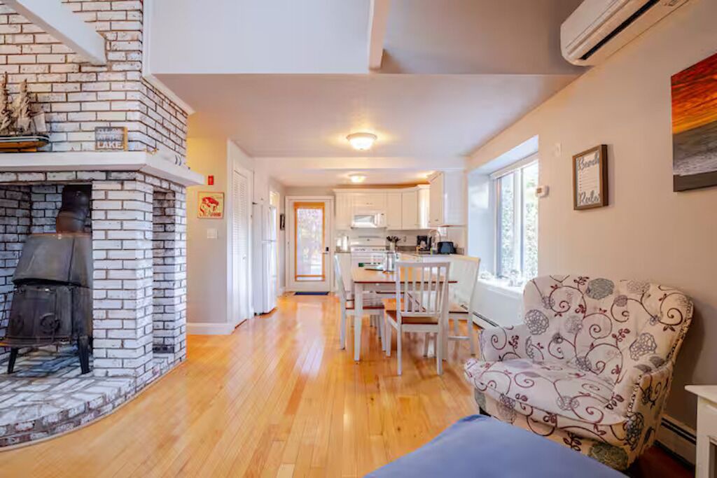 Photo of Livingroom in Fells Pond