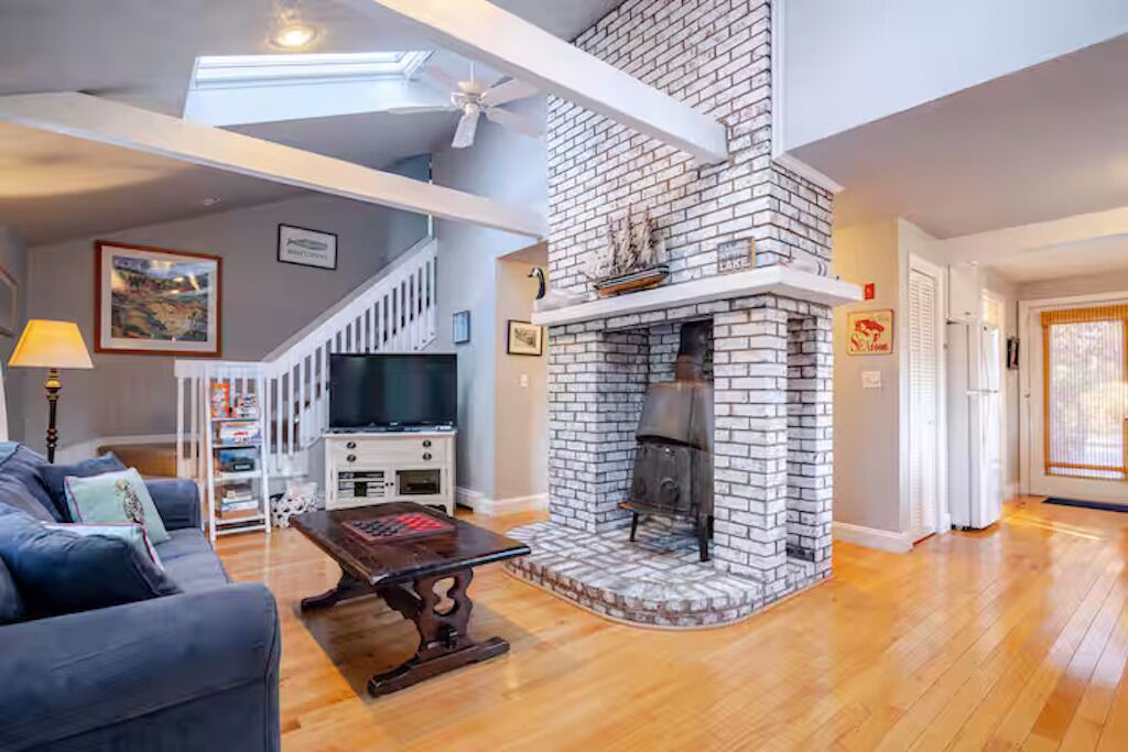 Photo of Livingroom in Fells Pond