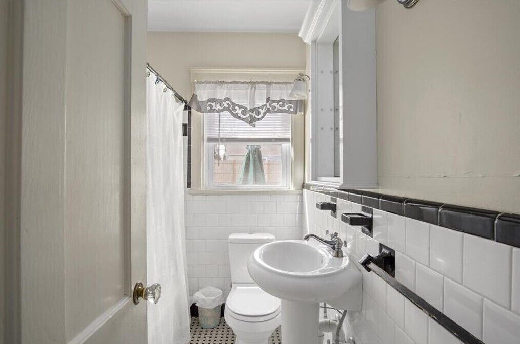 Photo of Bathroom in The Point