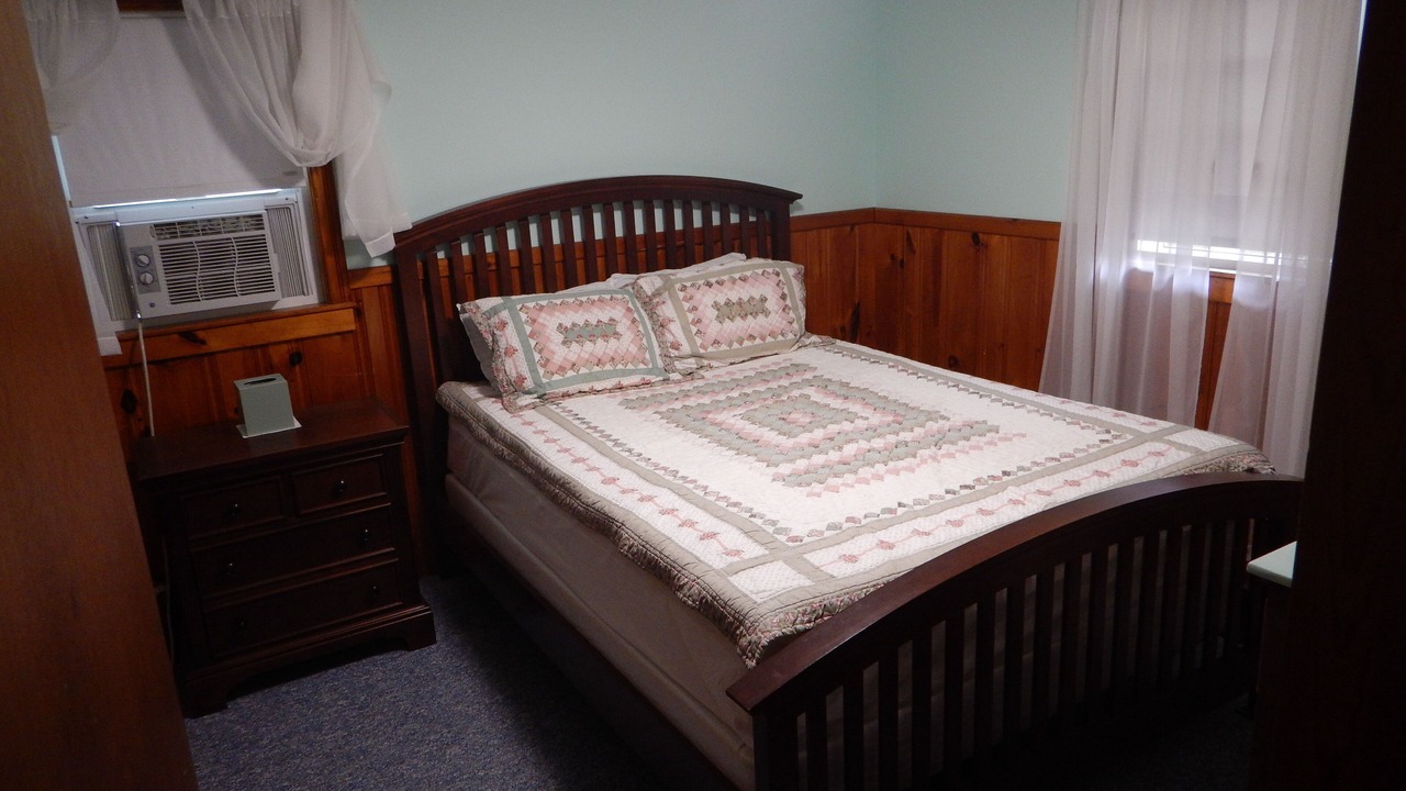 Photo of Bedroom in Popponesset