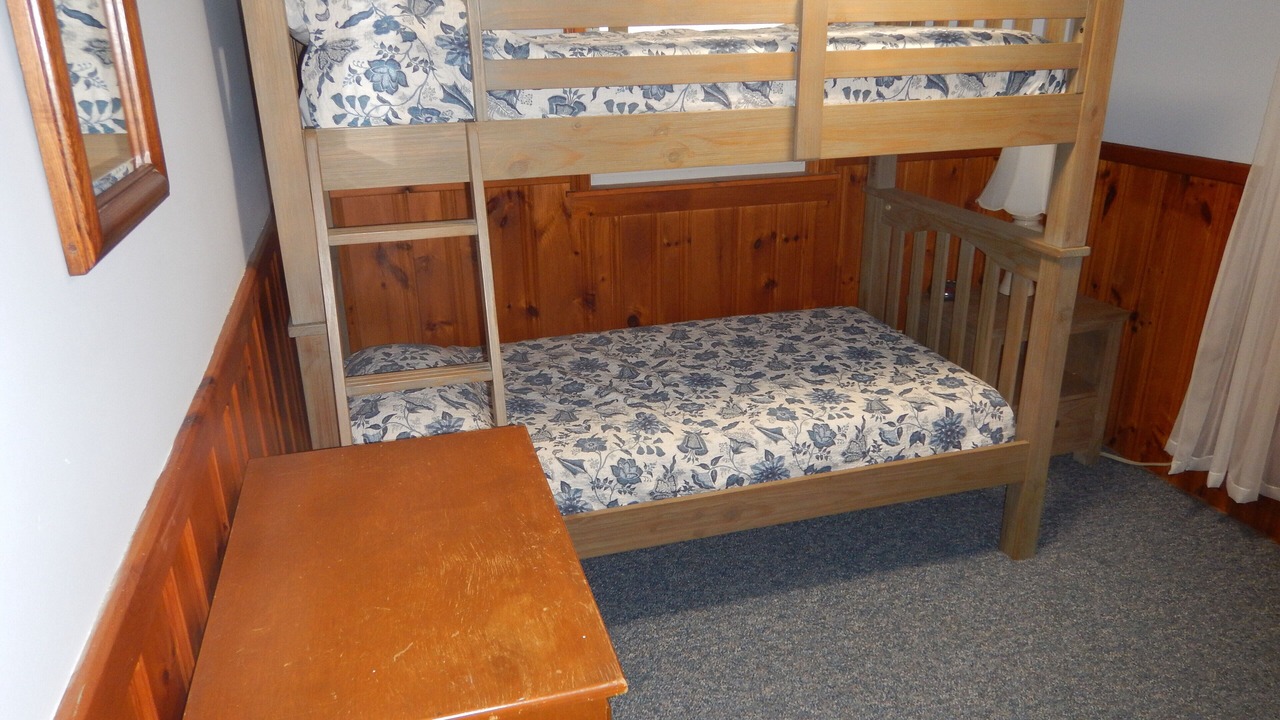 Photo of Bedroom in Popponesset