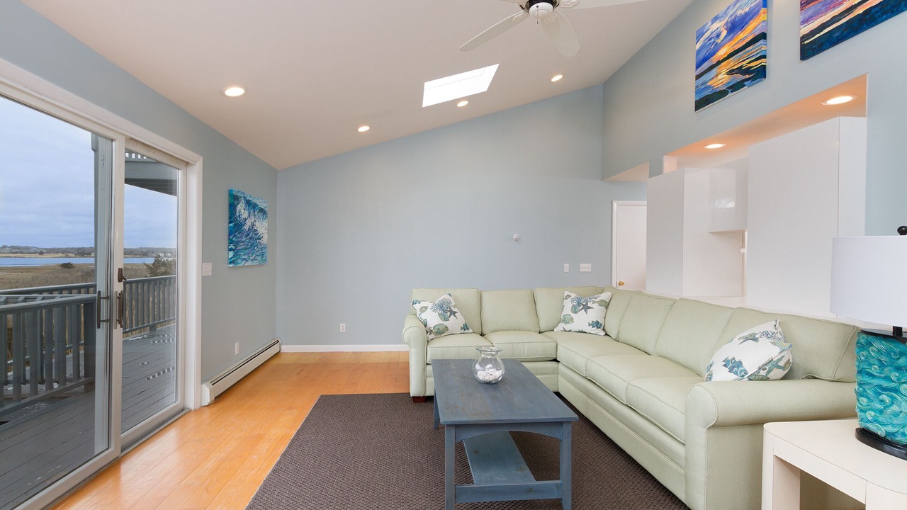 Photo of Livingroom in Misquamicut