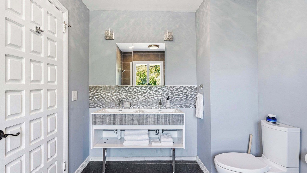 Photo of Bathroom in Shinnecock Hills