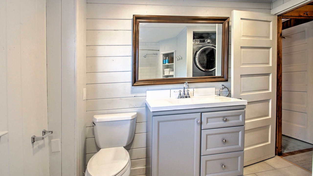 Photo of Bathroom in Pine Point