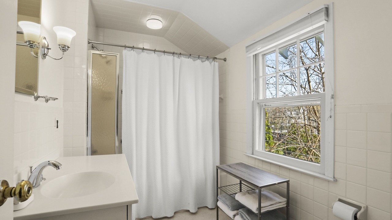 Photo of Bathroom in Old Greenwich