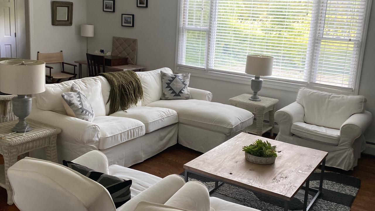 Photo of Livingroom in Warren
