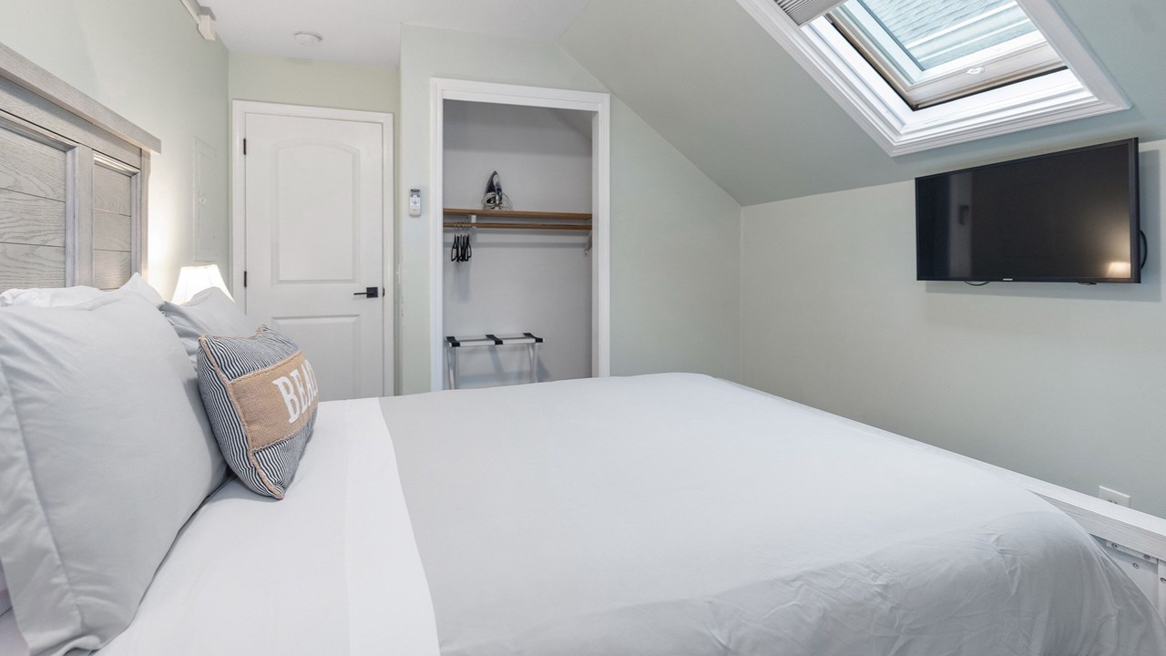 Photo of Bedroom in Yachting Village